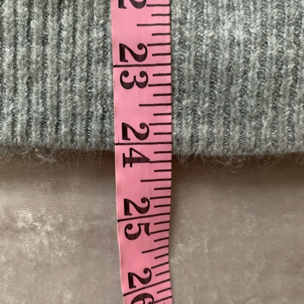 D O N A T E D 
Old Navy sweater size small 🩶 - Picture 6 of 7